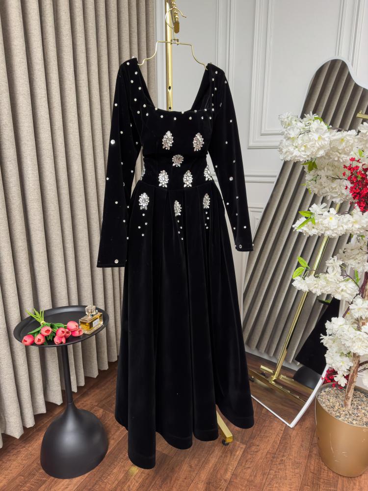 فستان سهرة كريستال بلوسوم