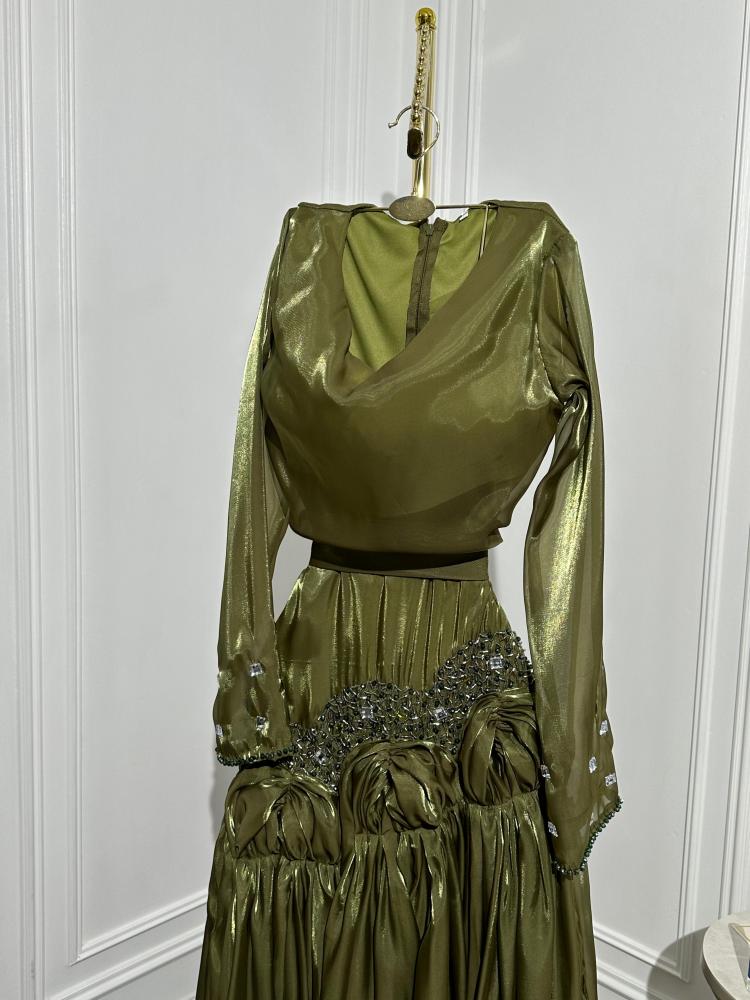 Crankel dress and hand embroidery