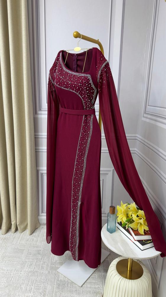 فستان من الكريب المرن والجورجيت