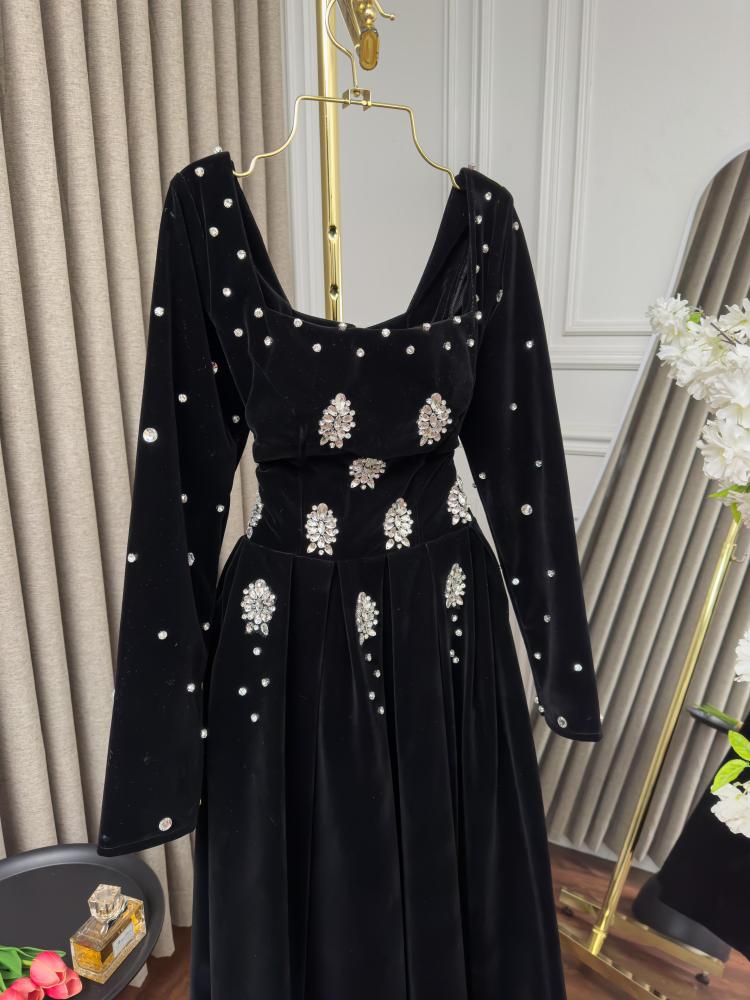 فستان سهرة كريستال بلوسوم