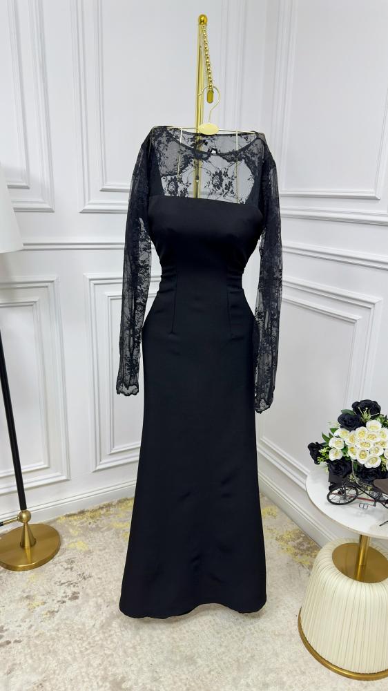 فستان باربي من الدانتيل الناعم