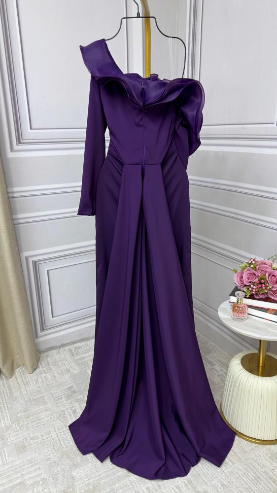 فستان ماكسي من قماش التفته المرن