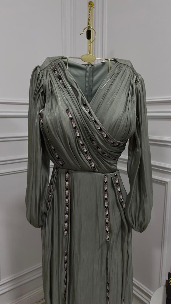 Cornwall dress and accessory