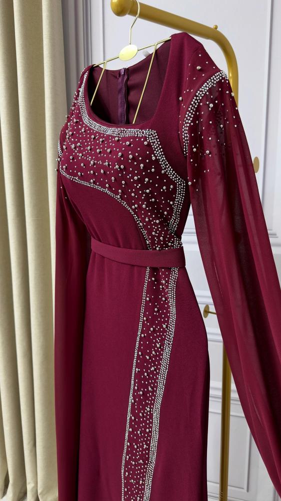 فستان من الكريب المرن والجورجيت