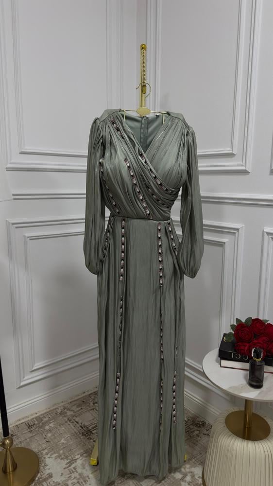 Cornwall dress and accessory