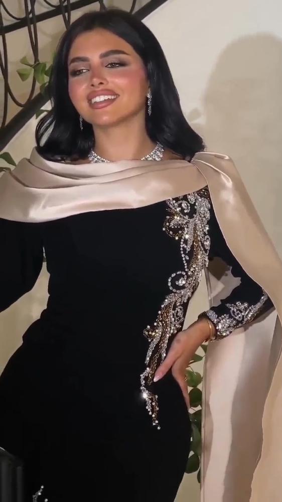 فستان من الكريب والميكادو