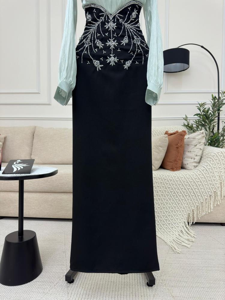 فستان باربي + كرنكلز + تطريز يدوي