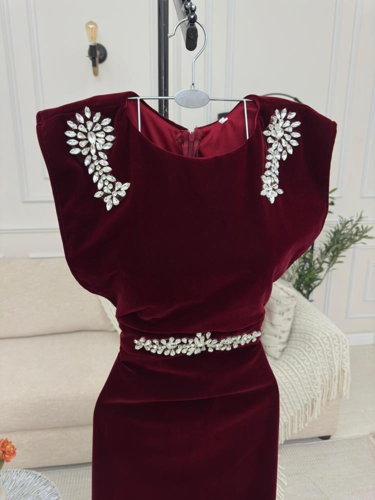 فستان جوخ مطرز يدويا