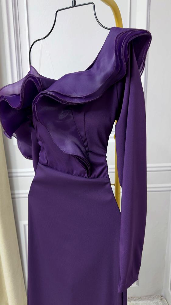 فستان ماكسي من قماش التفته المرن