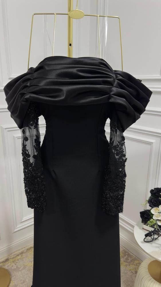 فستان باربي + تول مطرز بالخرز