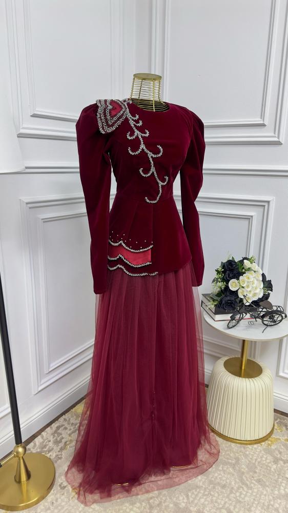 فستان من التول الناعم