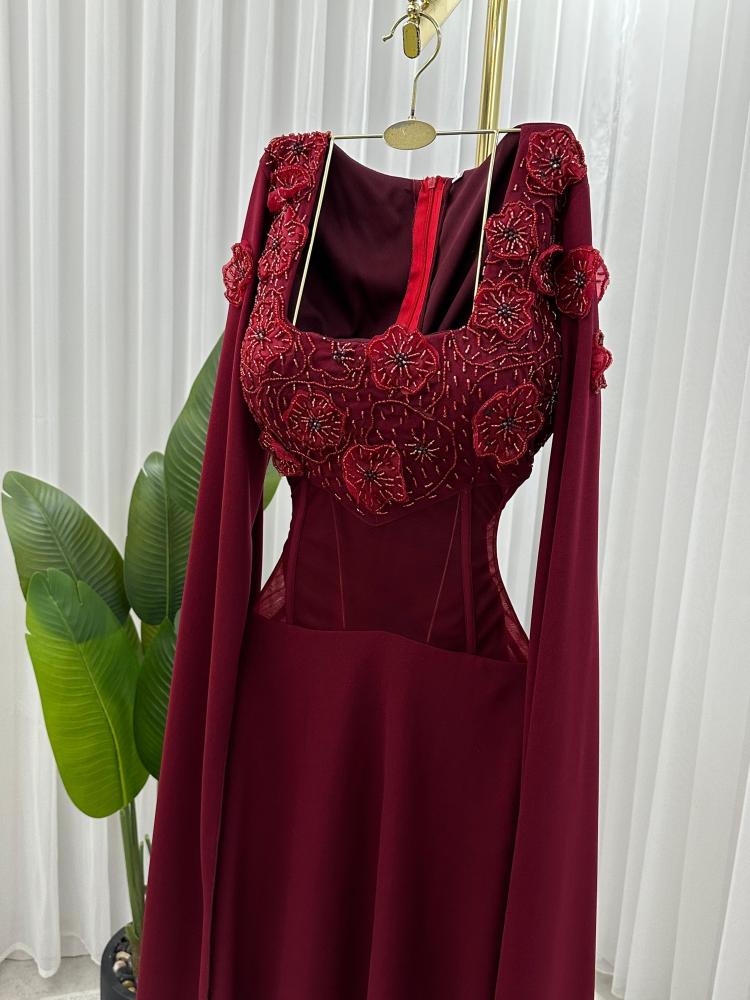 فستان شيفون وتطريز