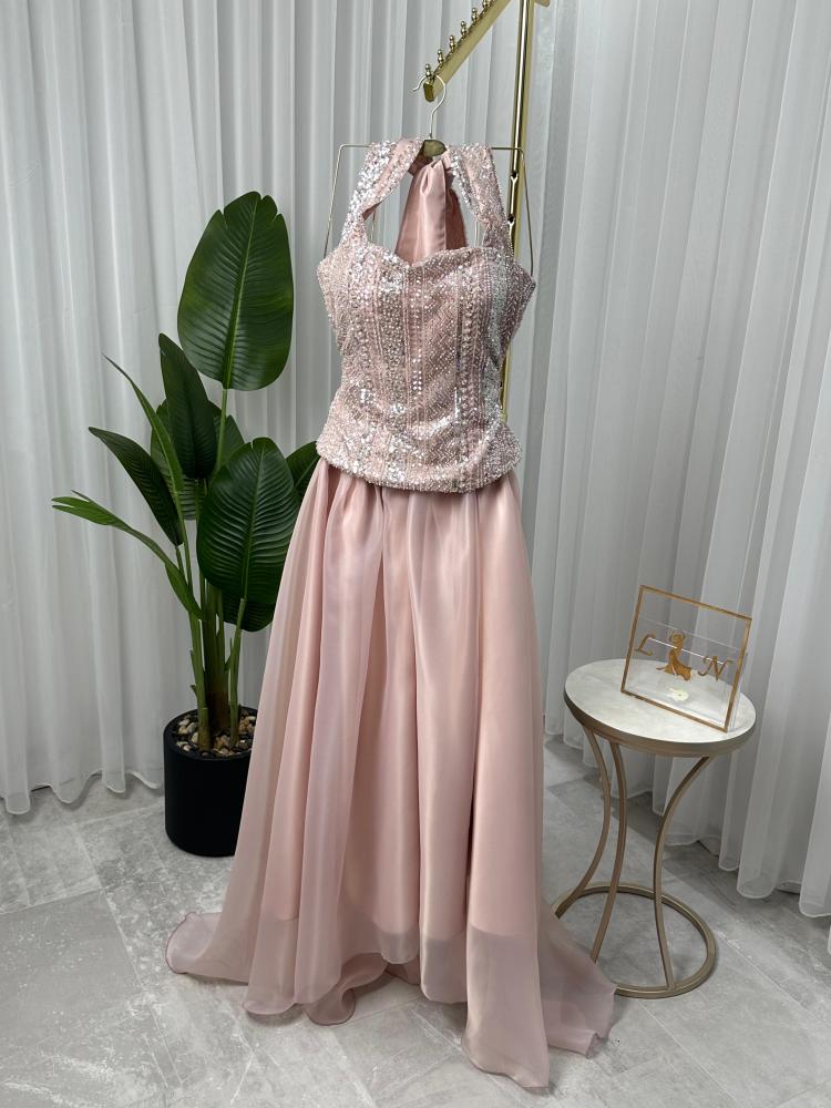 تكلفة السديري المطرزة بالشال والتنورة أصولها