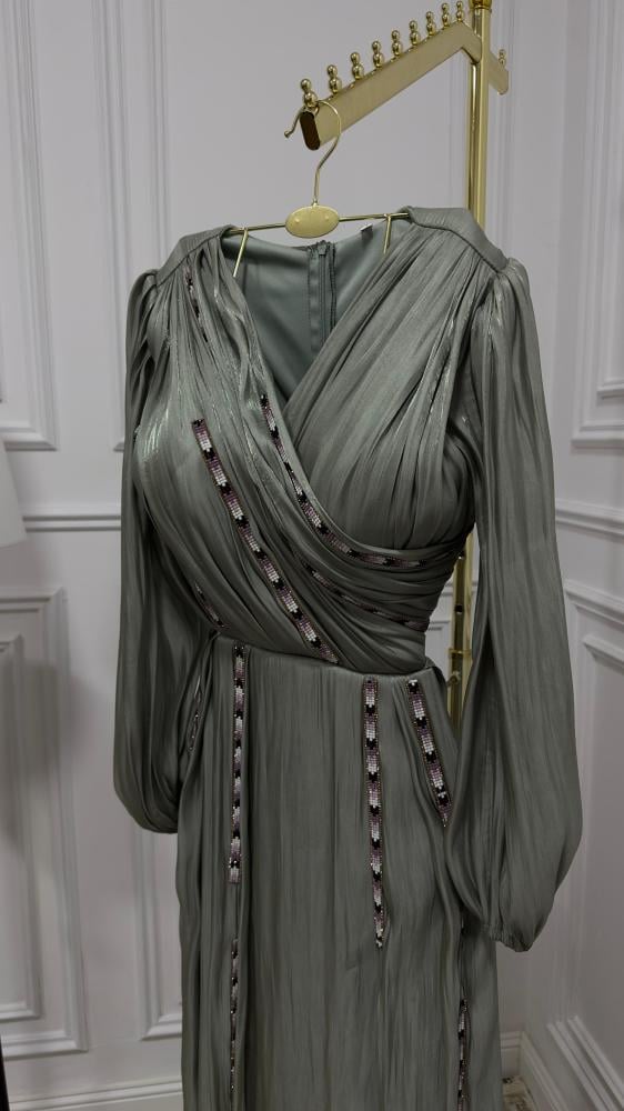 Cornwall dress and accessory