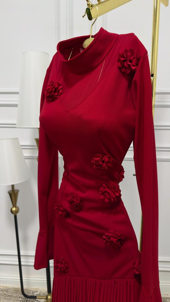 فستان من الكريب الناعم والشيفون