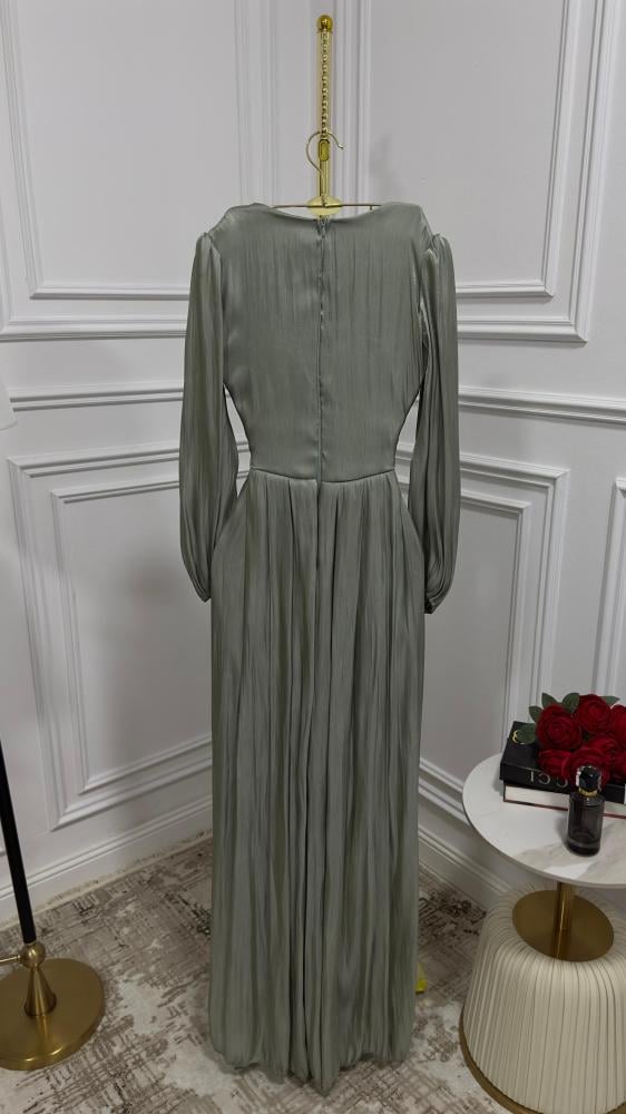 Cornwall dress and accessory