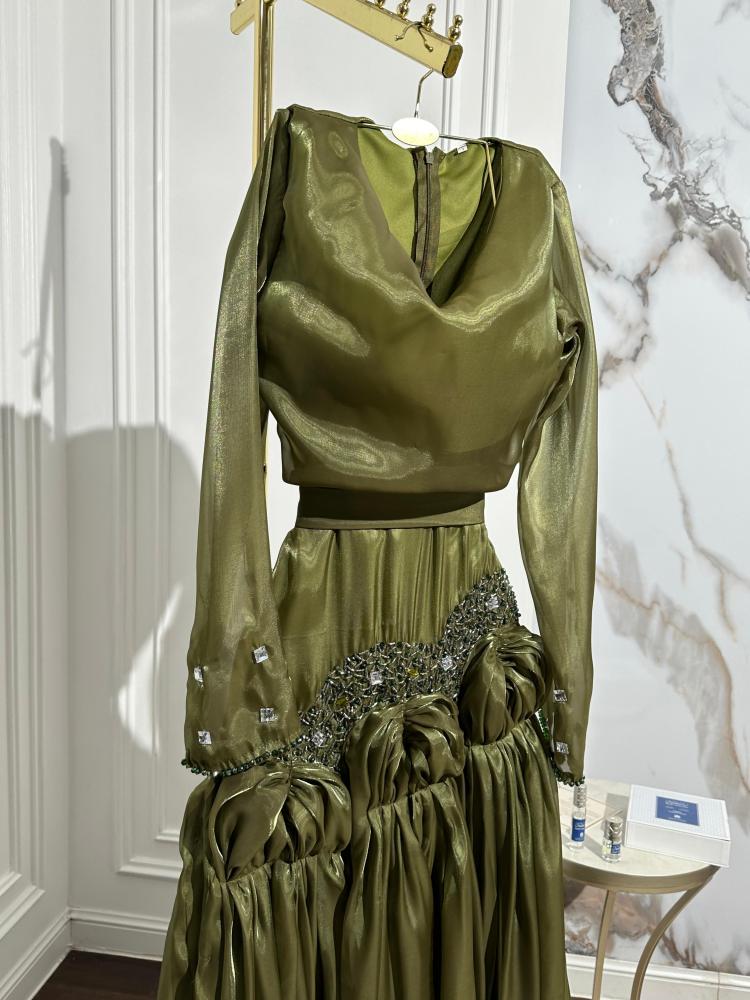 Crankel dress and hand embroidery