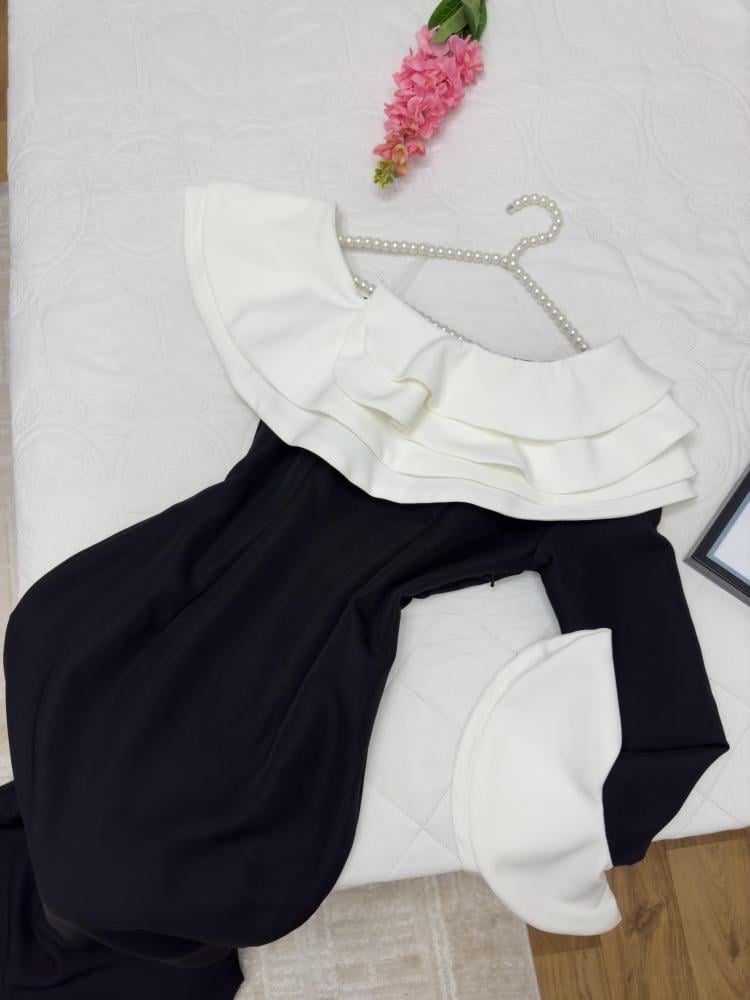 فستان باربي باللونين الأبيض والأسود