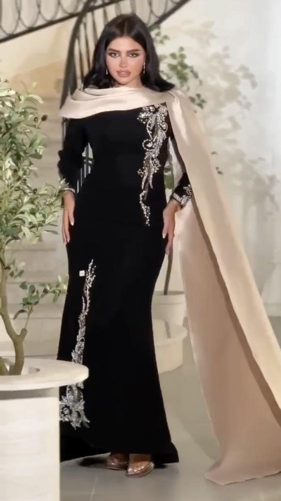 فستان من الكريب والميكادو