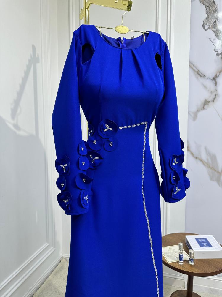 فستان باربي + وردة ليزر + تطريز يدوي