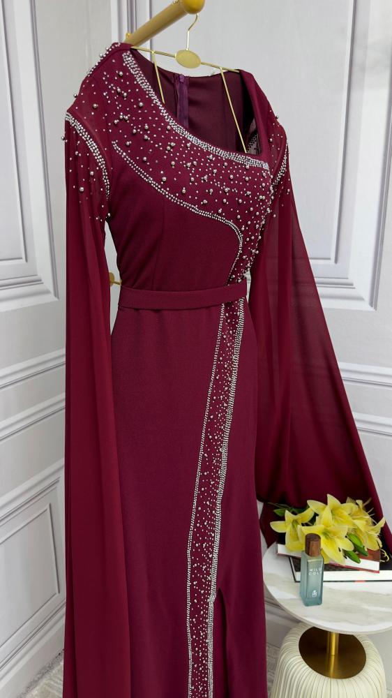 فستان من الكريب المرن والجورجيت