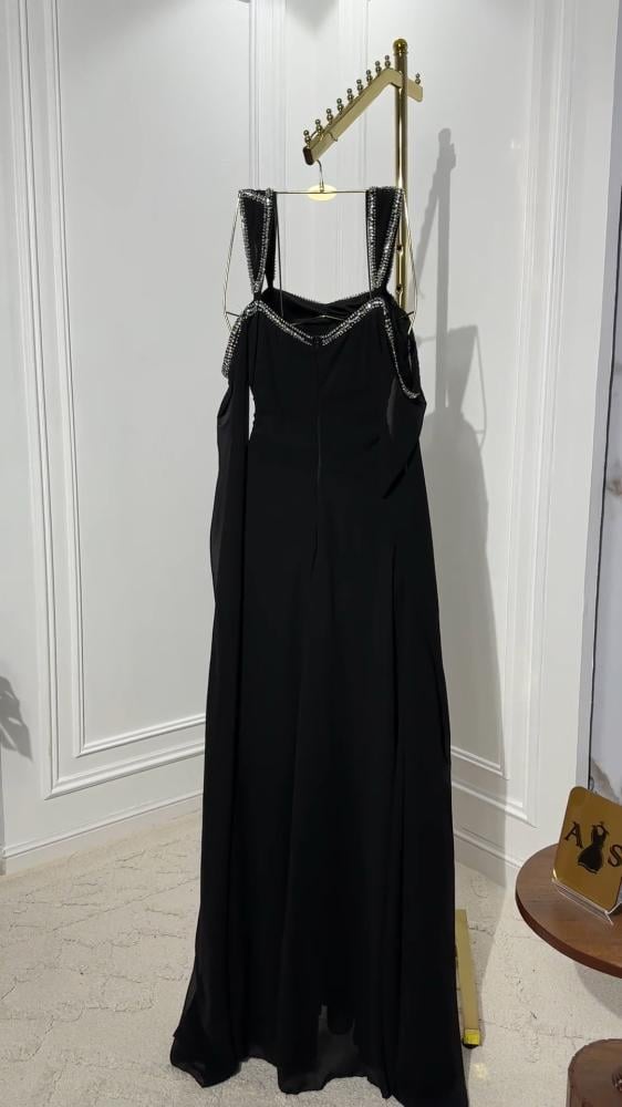 فستان شيفون مطرز بالخرز