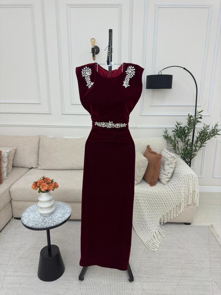 فستان جوخ مطرز يدويا