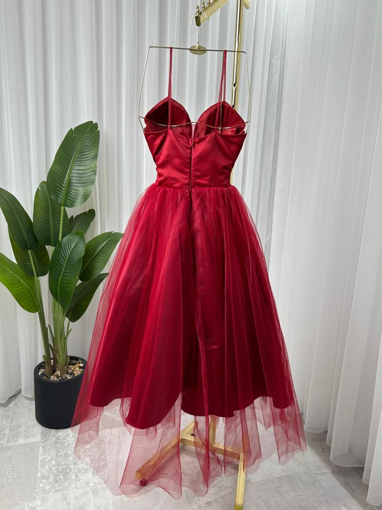 فستان التل المعلق