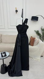 فستان باربي مع قماش التفتا المطرز