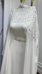 فستان من الكريب المرن والشيفون المطرز