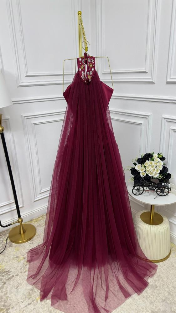 فستان تفتا مطرز مع تول