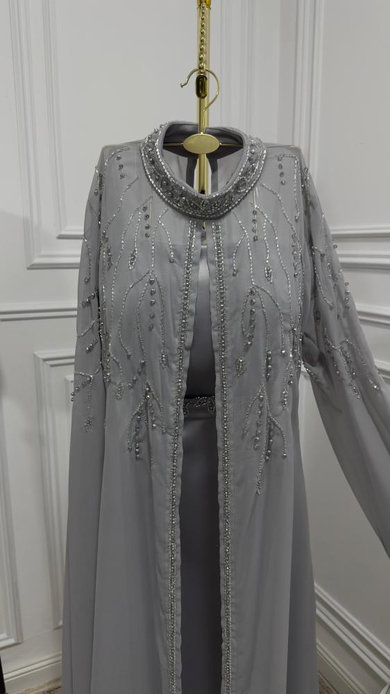 فستان من قماش التفتا المرن + قطعتين من قماش الجورجيت