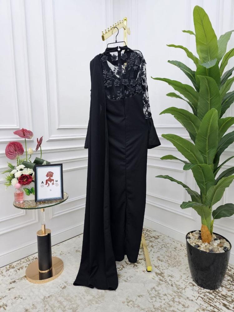 فستان باربي + كم سعره