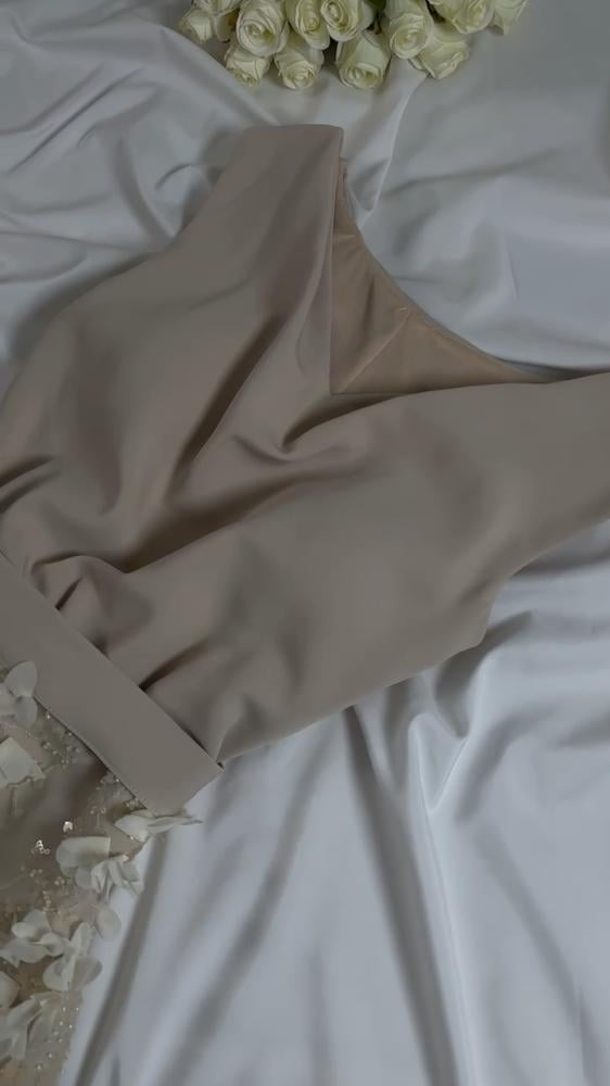 فستان باربي الخامة وتكلفة الوردة البارزة