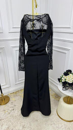 فستان باربي من الدانتيل الناعم