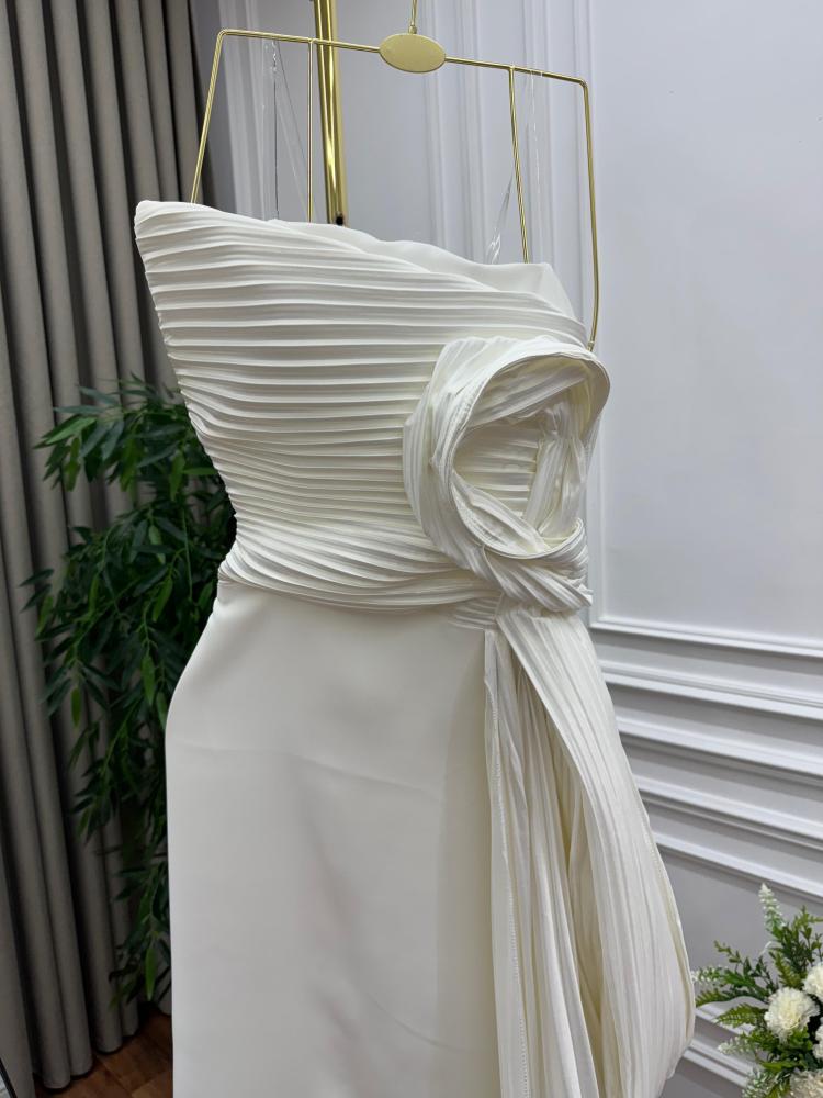 فستان باربي وتفتا الشرطة