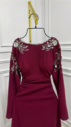 فستان باربي مطرز على الكتف