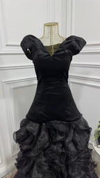 فستان مخملي مع جزر