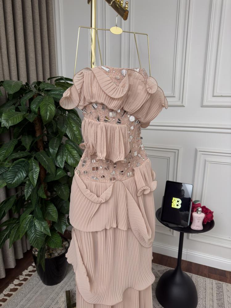 فستان جورجيت متعدد الطبقات