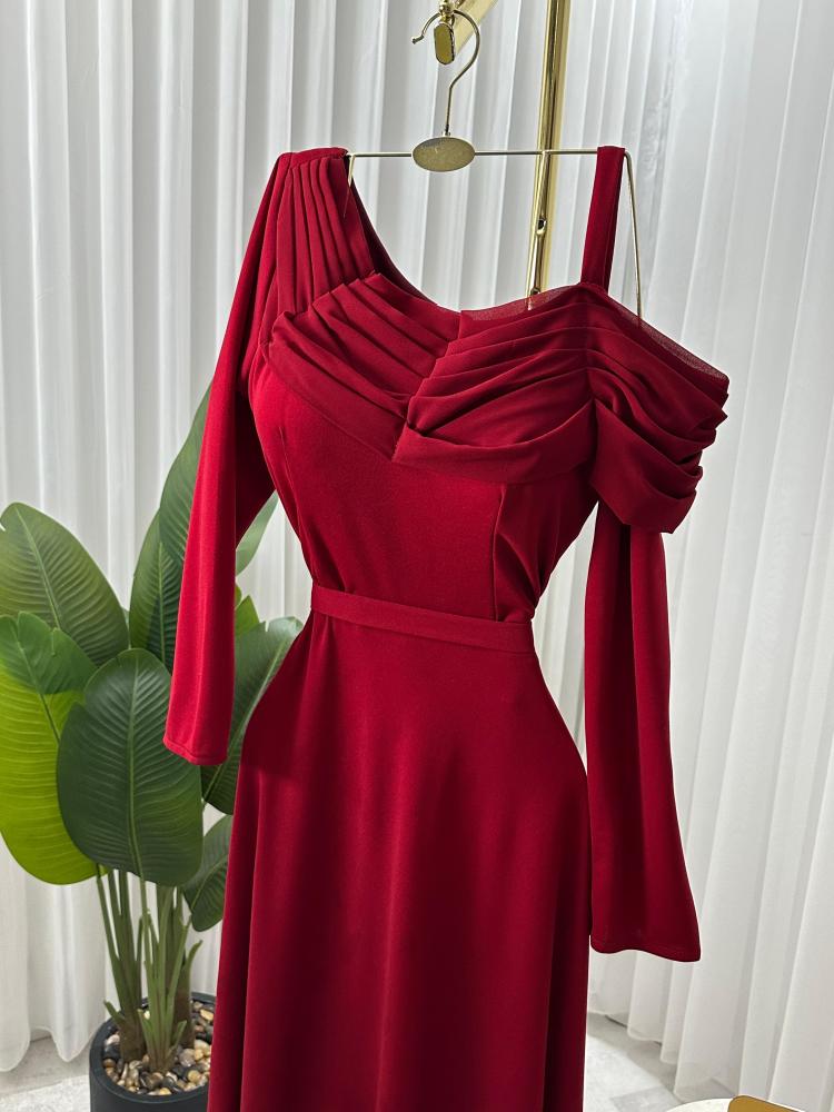 فستان من الكريب والشيفون