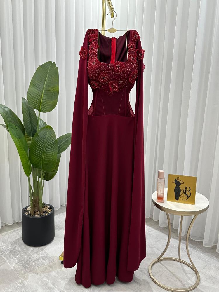 فستان شيفون وتطريز