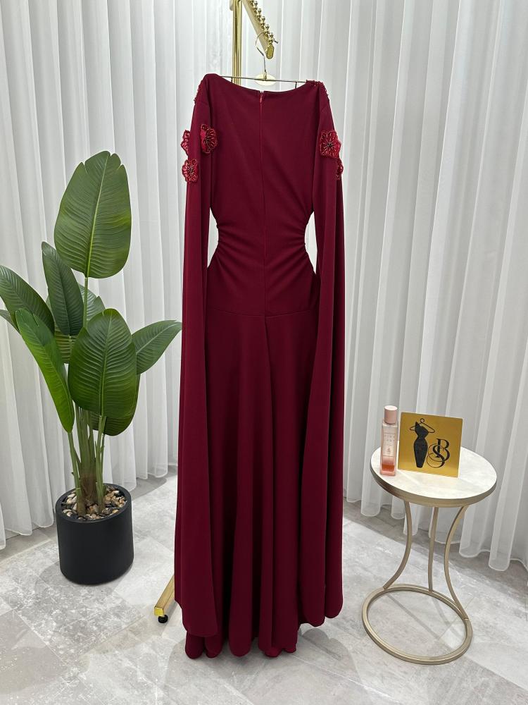 فستان شيفون وتطريز