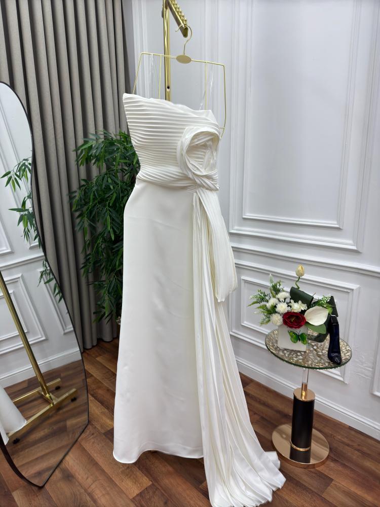 فستان باربي وتفتا الشرطة