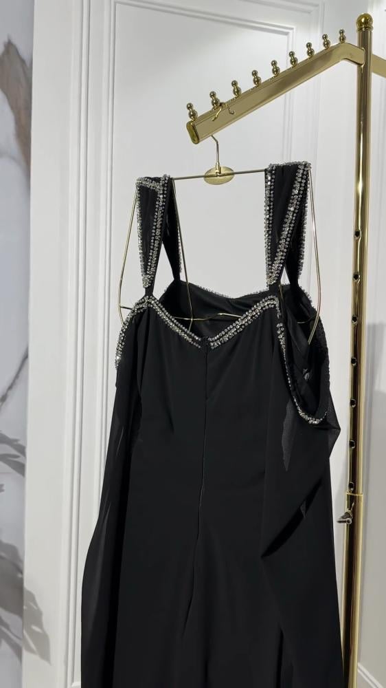 فستان شيفون مطرز بالخرز