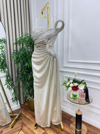 فستان سهرة مقنع