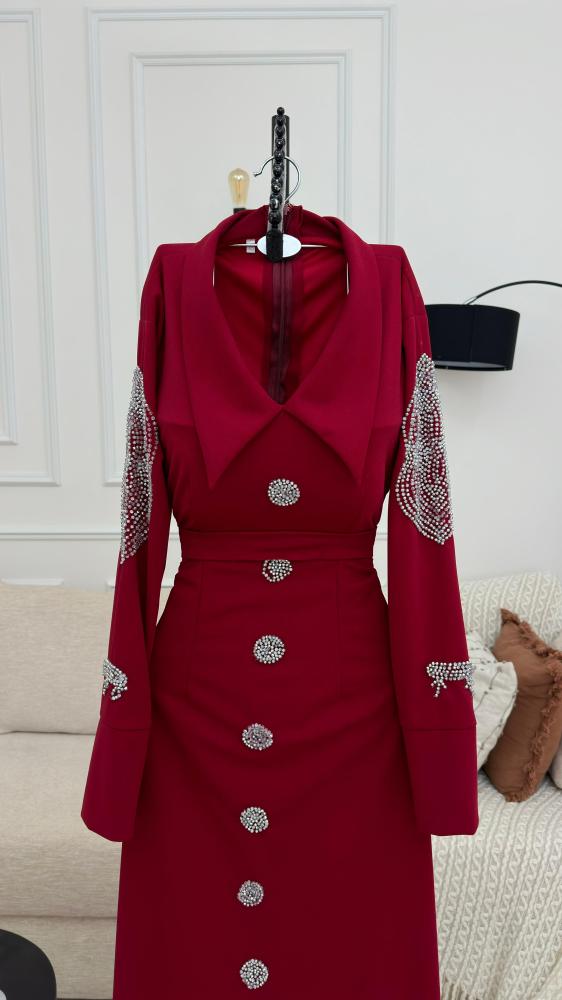 فستان باربي مطرز يدويا