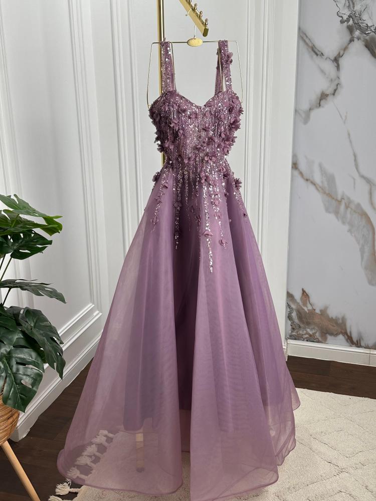 فستان سهرة من الخشب الثقيل