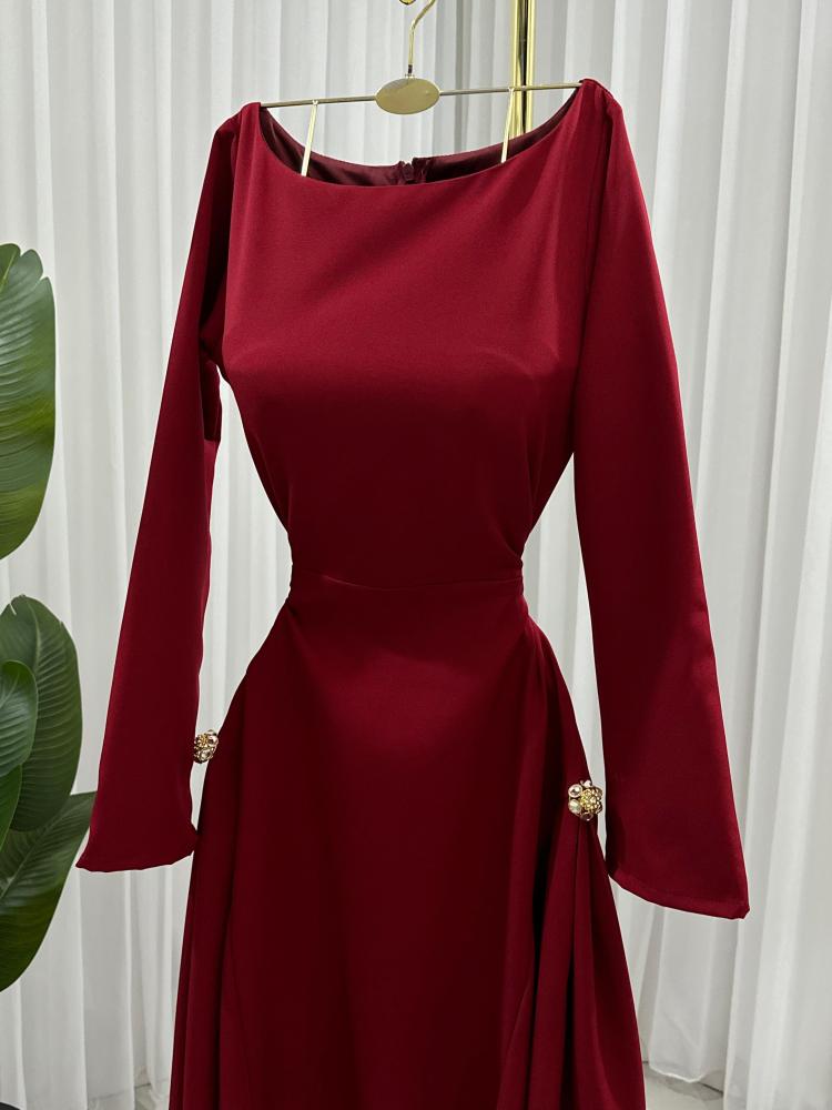 فستان باربي المزين بالكريستال