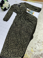 فستان نمر مخملي مطرز بالفصوص