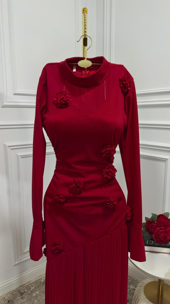 فستان من الكريب الناعم والشيفون